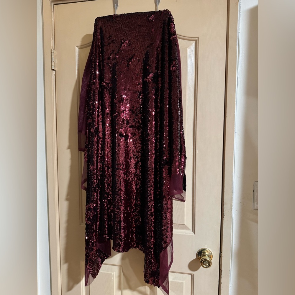 sequin burgundy, fabric w cloth lining large enough to make a dress for sowing